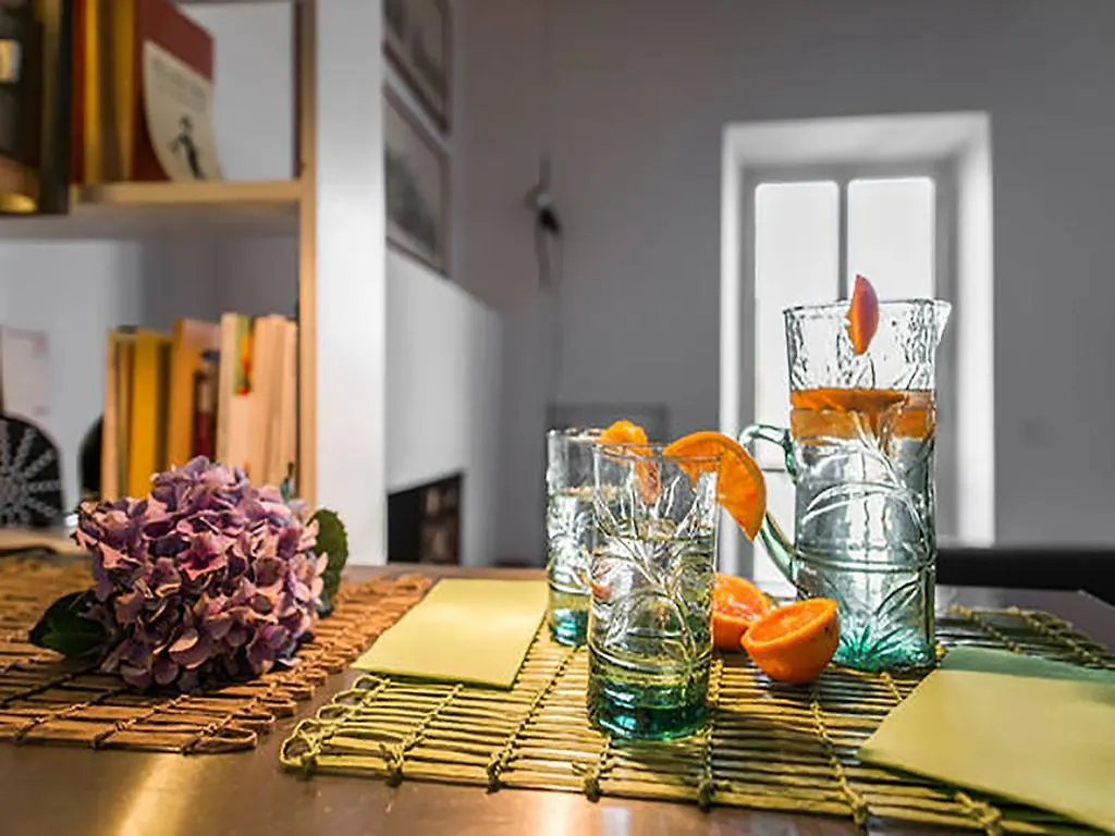 Over The Tiber Loft Apartment Rome